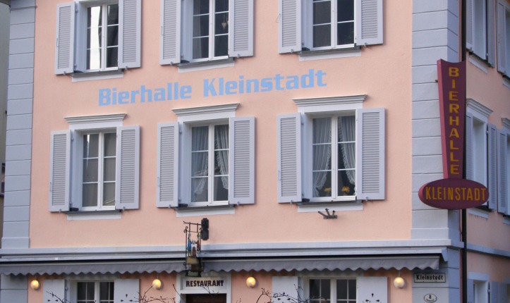Fassadenrenovation 2-farbig